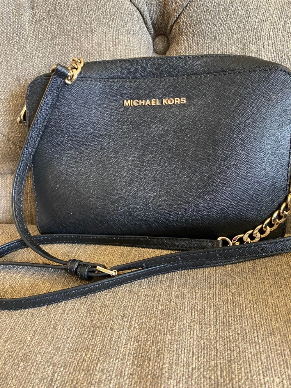 Like new Michael Kors jet set east west crossbody shoulder bag handbag - Picture 1 of 1